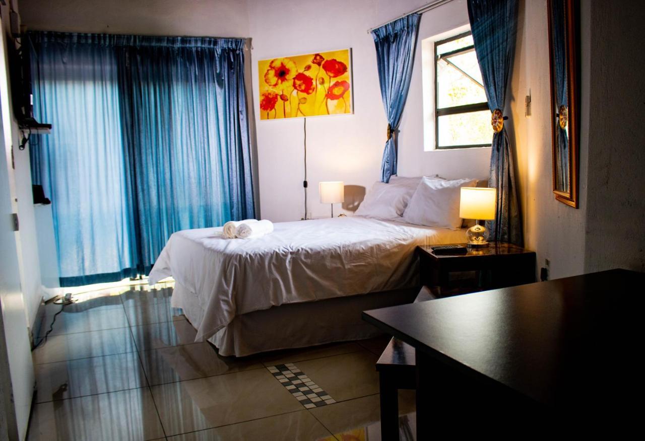 Nanisto Bush Lodge マールロス・パーク エクステリア 写真